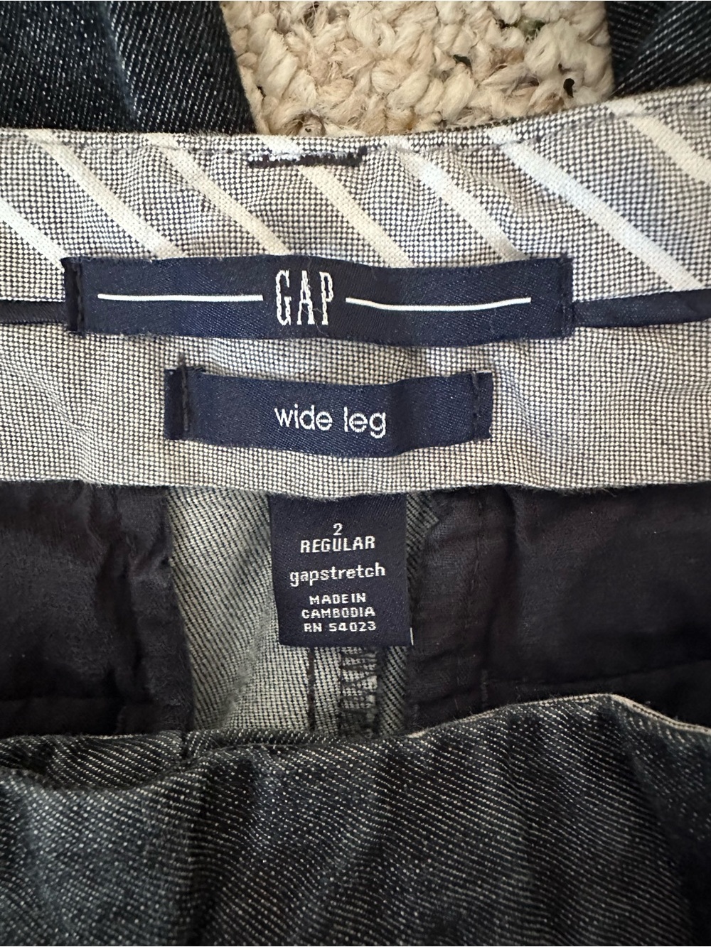 VTG Gap Dark Wash Denim Wide Leg Trouser Jeans With Front Flap Pocket size 2 - Picture 8 of 8